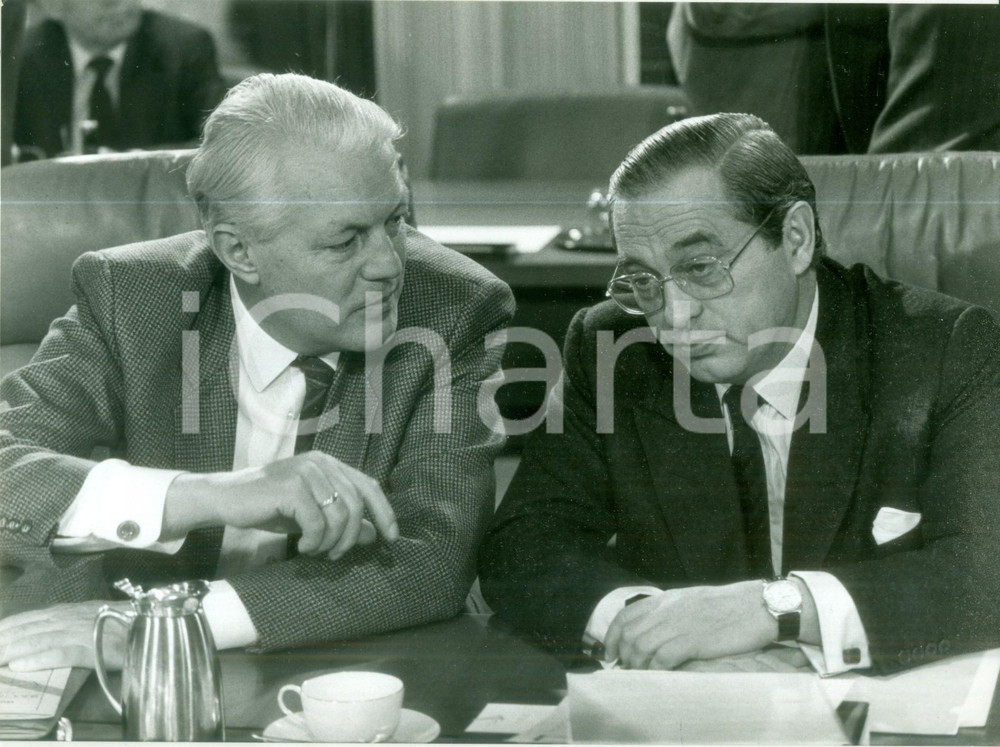 Fotografia d epoca originale 1988 BONN DE Ministro Finanze Gerhard STOLTENBERG con Otto POHL Fotografia 1