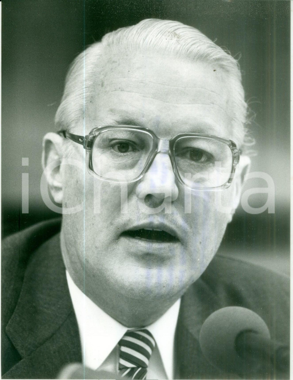 Fotografia d epoca originale 1986 BONN DE Ministro Gerhard STOLTENBERG a una conferenza Fotografia 1