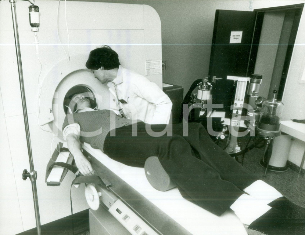 Fotografia d epoca originale 1990 ca BONN DE I nuovi macchinari RONTGEN per la diagnosi delle malattie Foto 1