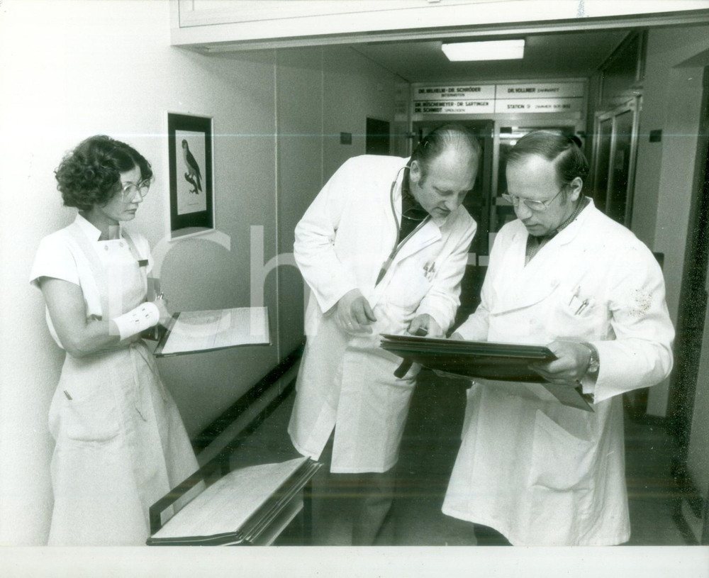 Fotografia d epoca originale 1981 OSNABRUCK Medici durante le visite alla PARACELSUSKLINIK Fotografia 1