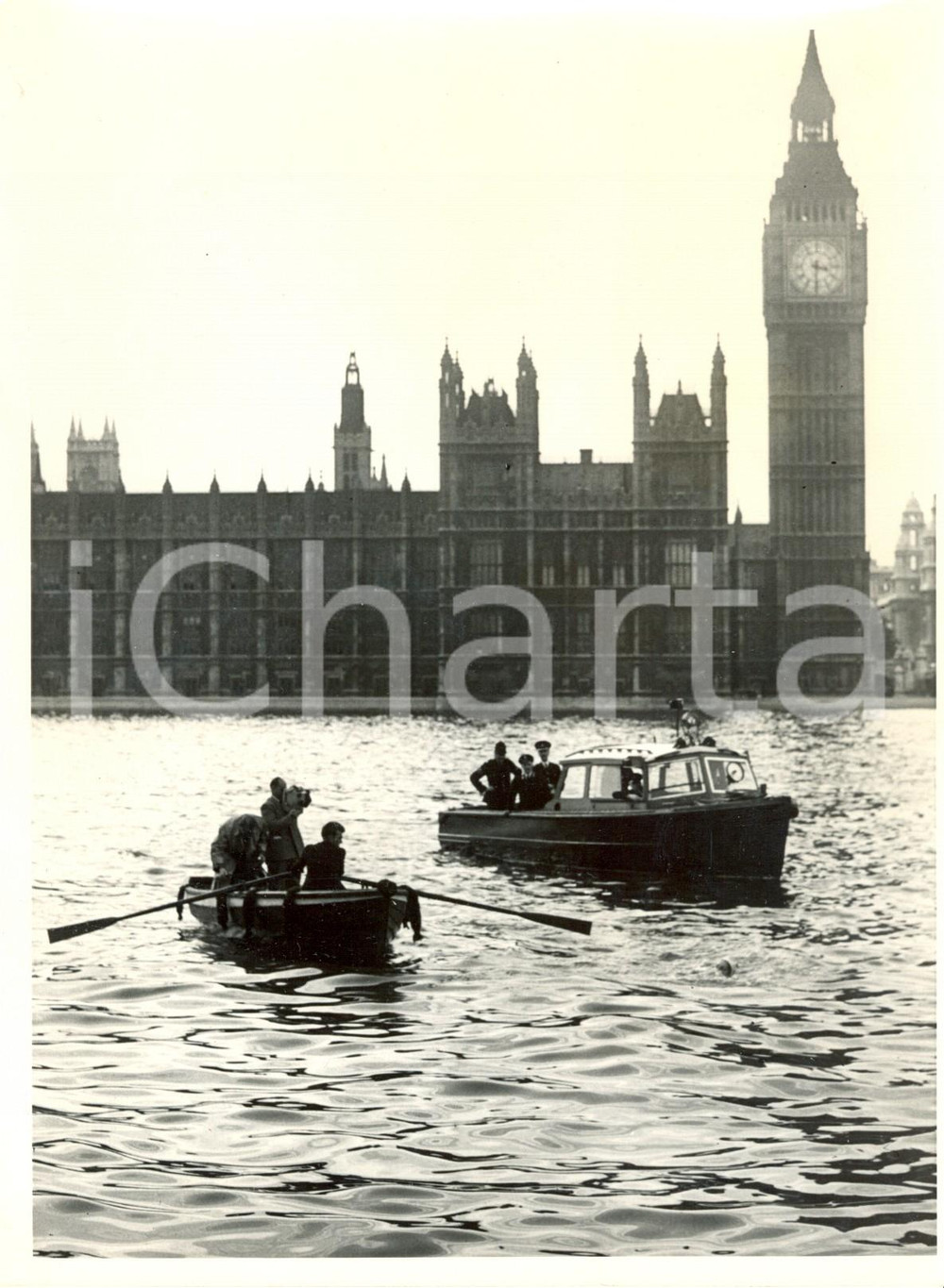 Fotografia d epoca originale 1953 LONDON Connie TILTON nuota nel TAMIGI durante una gara Fotografia 1