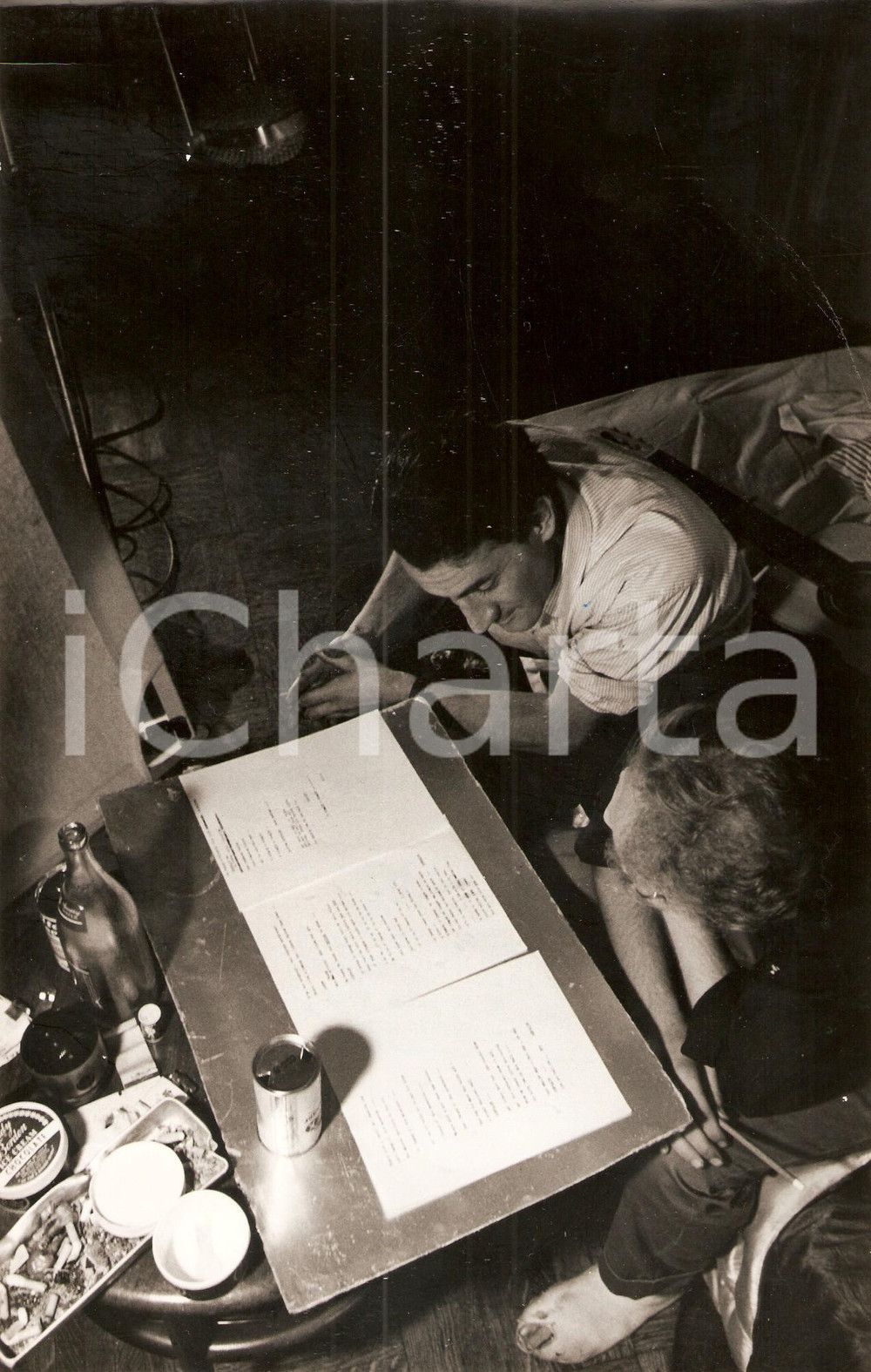 Fotografia d epoca originale 1961 GUNS OF THE TREES Jonas MEKAS reads the lyrics of soundtrack Photo 1