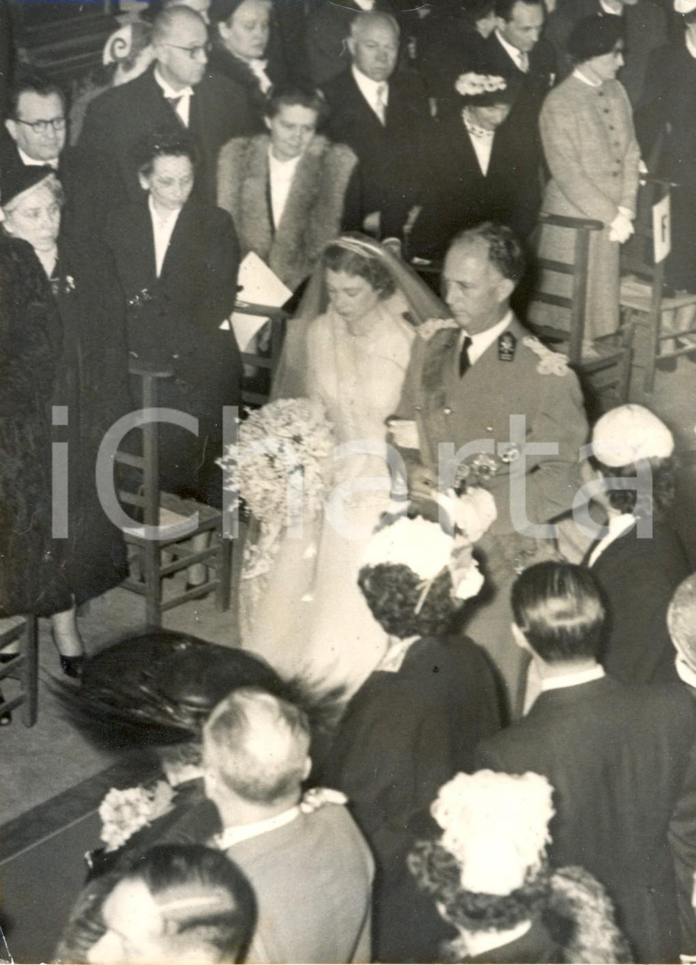 1953 LUXEMBURG Leopoldo III del BELGIO accompagna la figlia Joséphine all'altare