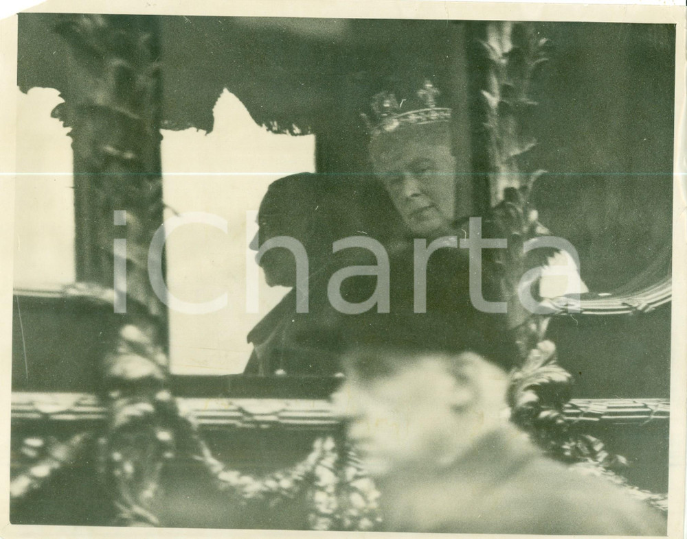 Fotografia d epoca originale 1933 LONDON UK King and Queen leaving the House of Lords Photograph 1