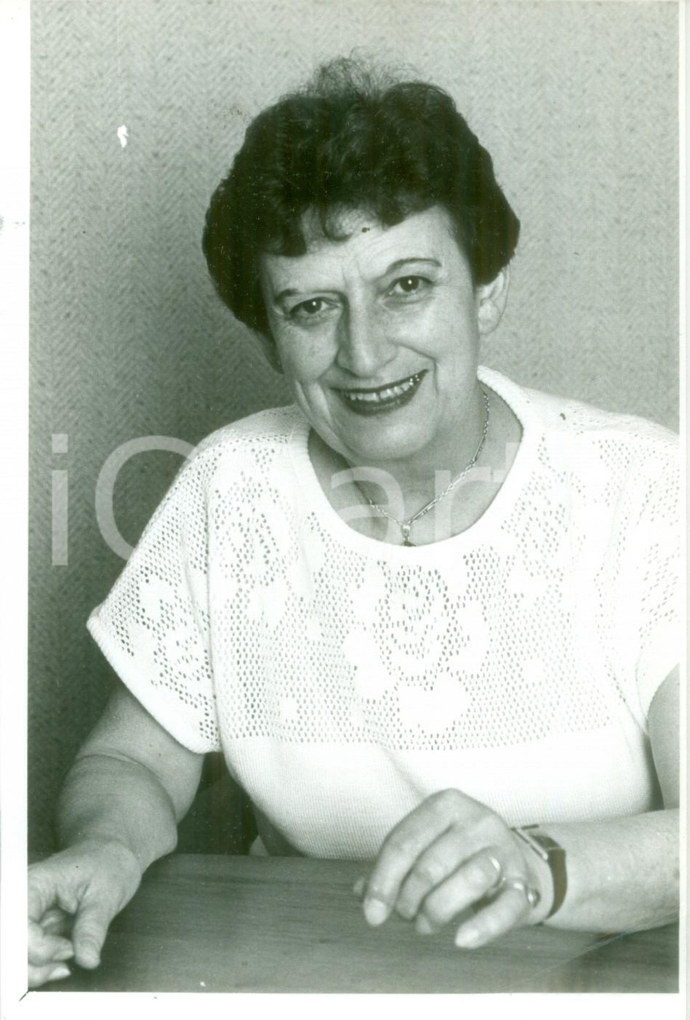Fotografia d epoca originale 1986 ALSACE FRANCE La militante Alice MOSNIER Fotografia DANNEGGIATA 1