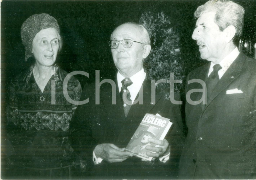 Fotografia d epoca originale 1974 PARIS Generale Adolphe VEZINET riceve il Prix Vauban Fotografia DANNEGGIATA 1