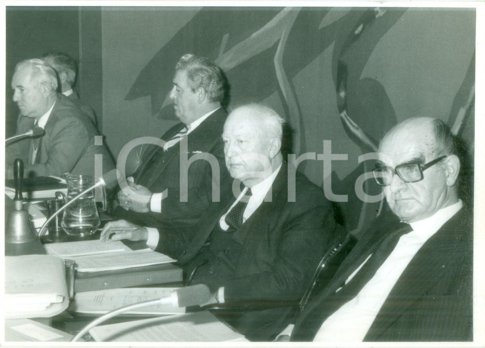 1990 ca STRASBOURG Politico Pierre PFLIMLIN durante una riunione *Fotografia