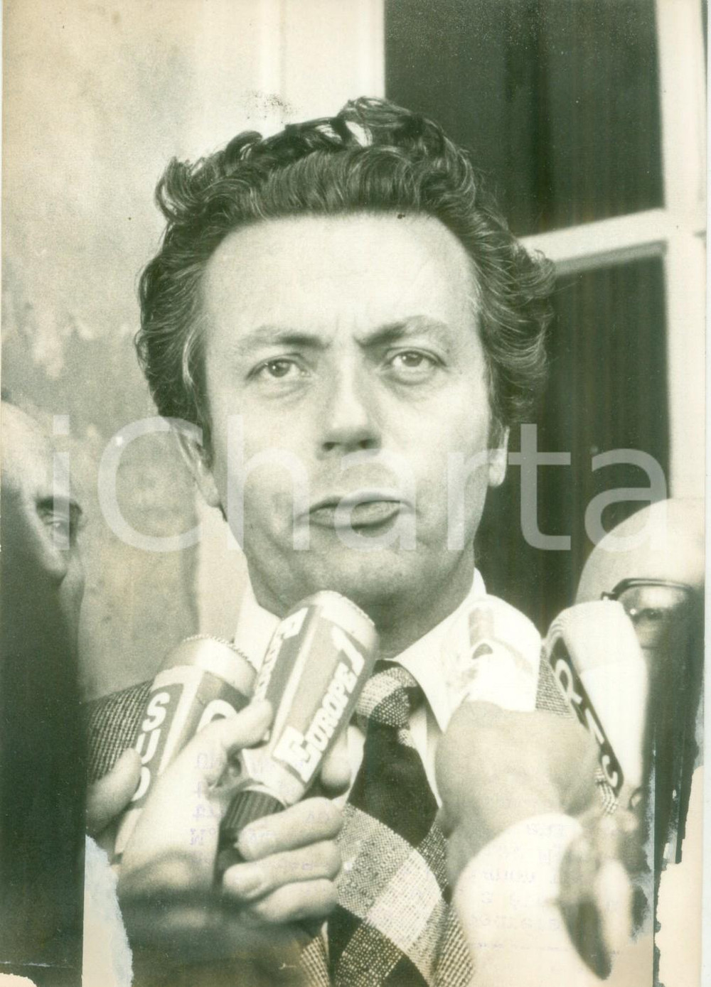 Fotografia d epoca originale 1976 PARIS Yvan CHARPENTIE Segretario C.G.C. all Hotel MATIGNON Fotografia 1