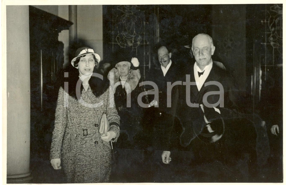 Fotografia d epoca originale 1940 ca ROMA L arrivo della principessa Mary di HAREWOOD alla Stazione TERMINI 1
