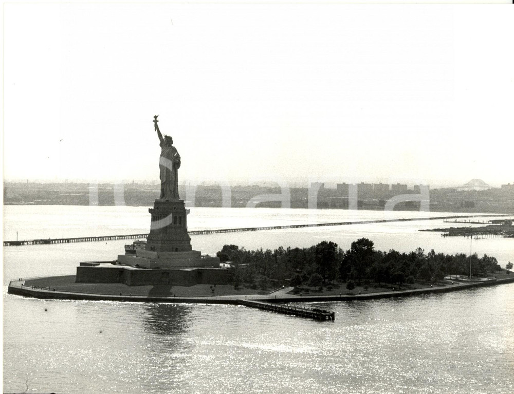 Fotografia d epoca originale 1980 ca NEW YORK USA LIBERTY Island con STATUA DELLA LIBERTA  Foto ARTISTICA 1