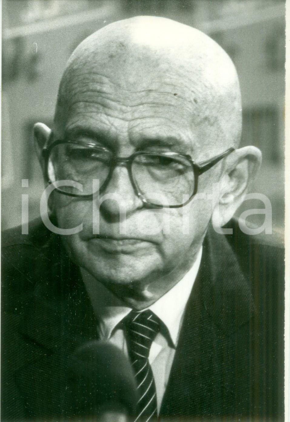 Fotografia d epoca originale 1988 PARIS Presidente Edgar FAURE ricoverato in ospedale Fotografia 1