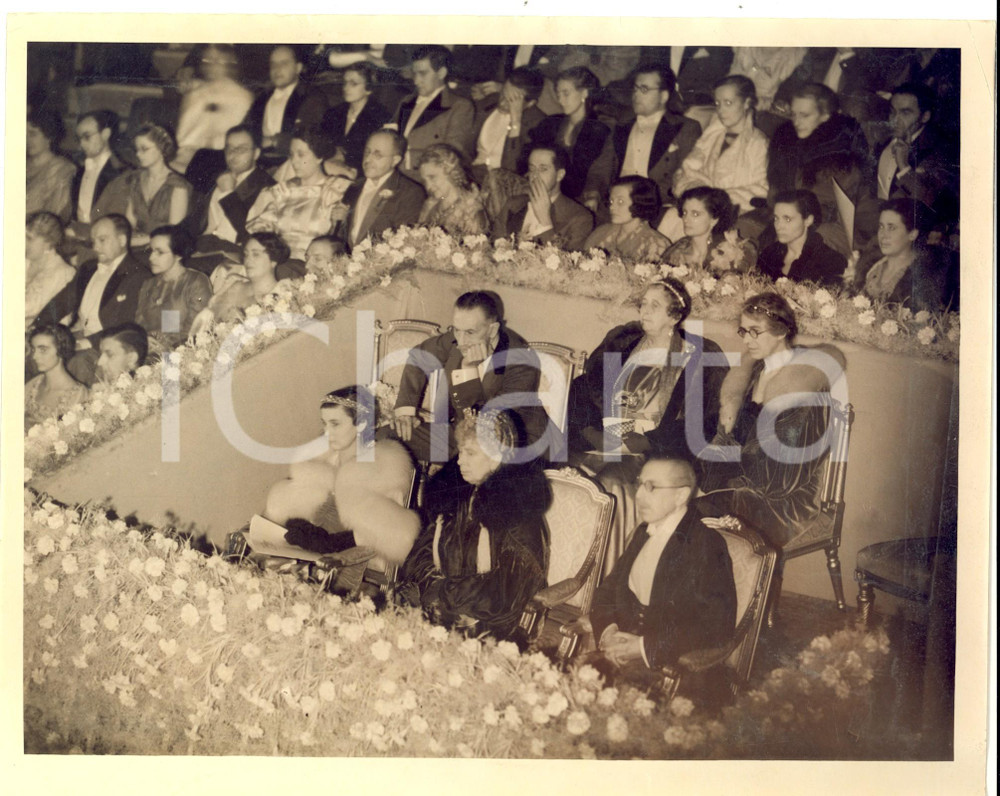 Fotografia d epoca originale 1935 LONDON Queen Mary and Duchess of Kent at premiere of  The Ghost Goes West 1