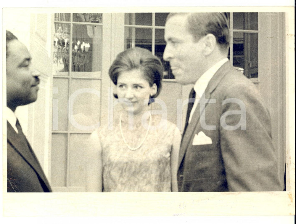 Fotografia d epoca originale 1965 L AIA Beatrice d OLANDA con il fidanzato Claus VON AMSBERG Fotografia 1