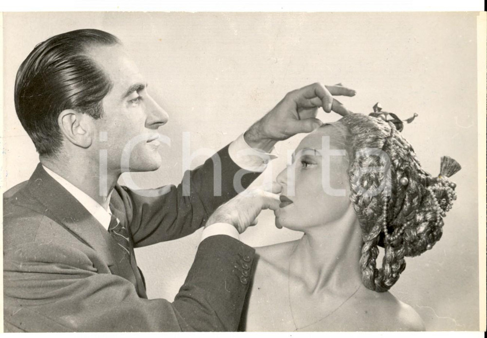 Fotografia d epoca originale 1955 ca PARIS F Tilda THAMAR atomica argentina con parrucca di scena Foto 1