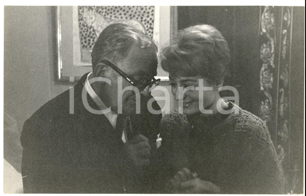 Fotografia d epoca originale 1960 ca PARIS Michel ACHARD dialoga con Annie GIRARDOT Fotografia 1