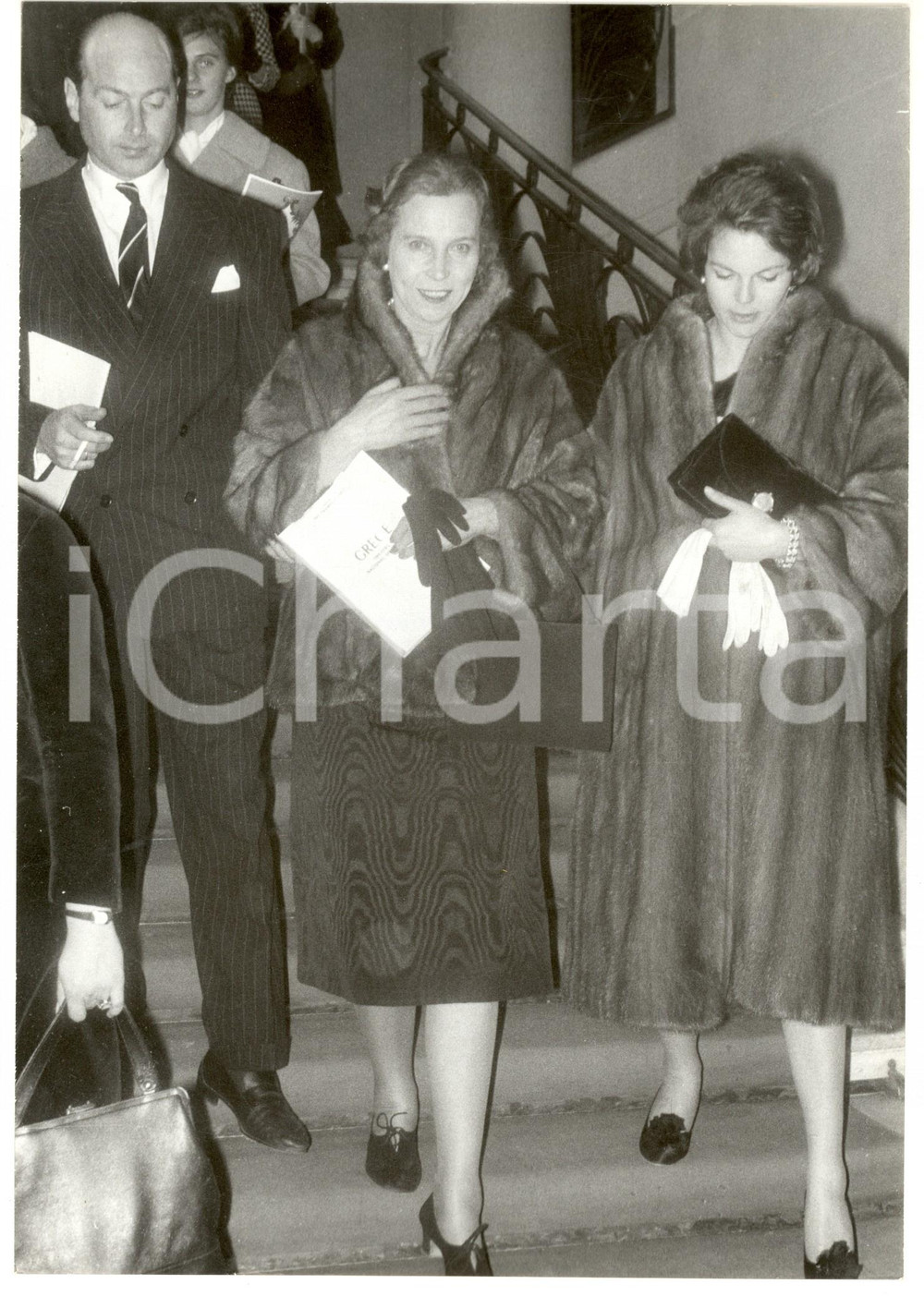 Fotografia d epoca originale 1960 ca Maria JosÃ© di SAVOIA e la figlia Maria Pia a una serata di gala Foto 1