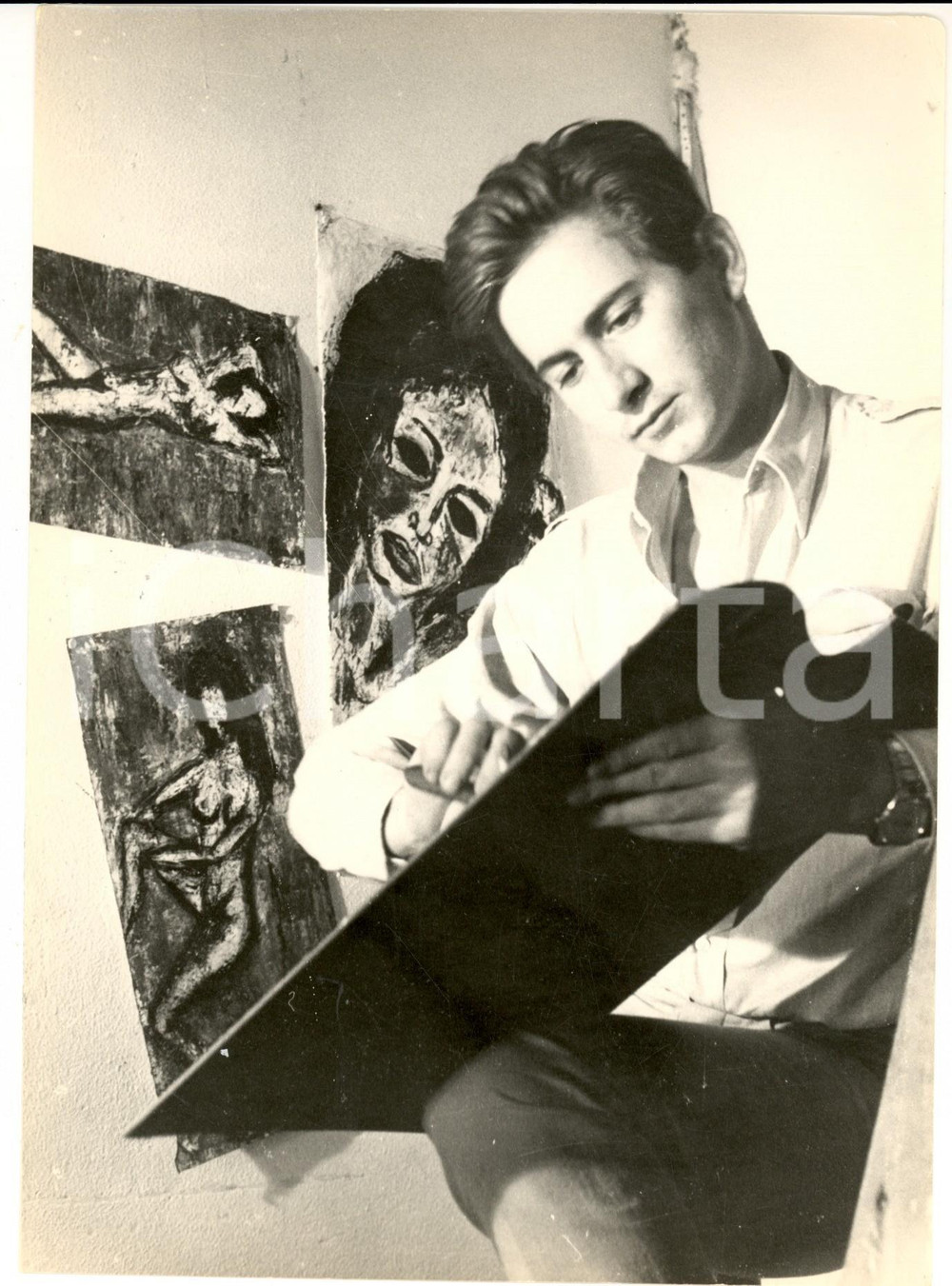 Fotografia d epoca originale 1960 ca ROMA Renzino ROSSELLINI dipinge nel suo atelier Fotografia 1 1