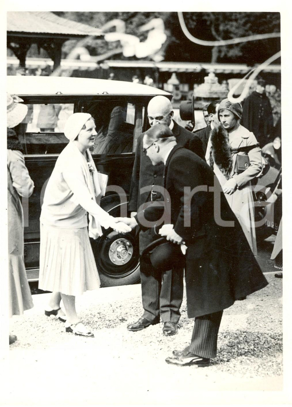Fotografia d epoca originale 1931 PARIS BOIS DE VINCENNES Arrivo regina Giuliana all ESPOSIZIONE COLONIALE 1