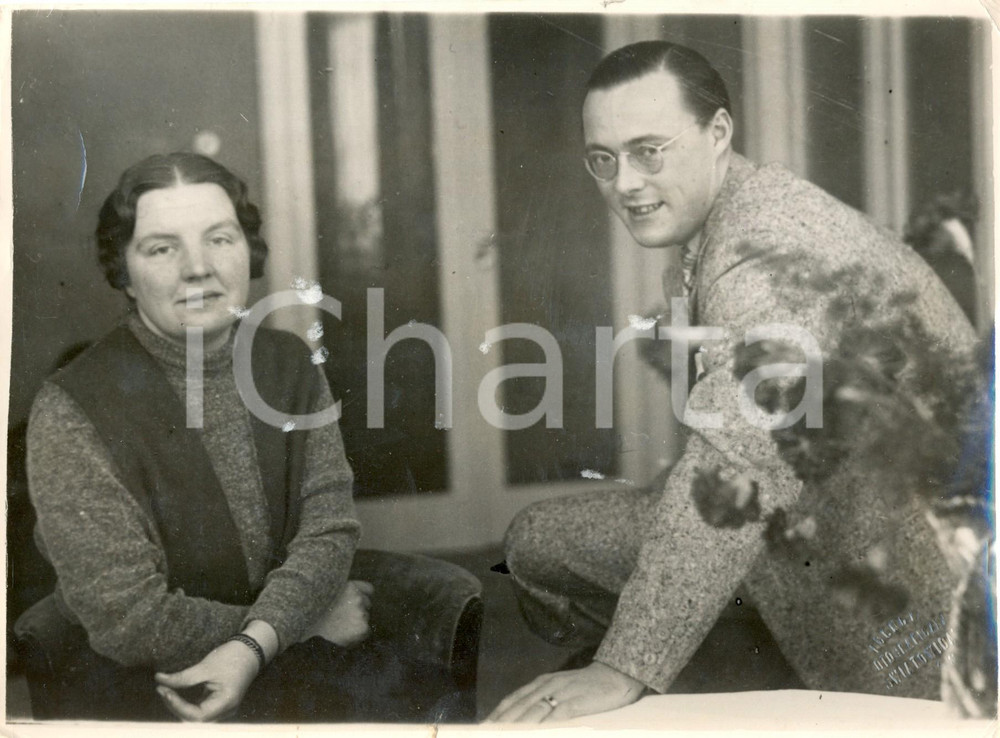 Fotografia d epoca originale 1937 KRYNICA Giuliana D OLANDA e il principe Bernardo in viaggio di nozze 1