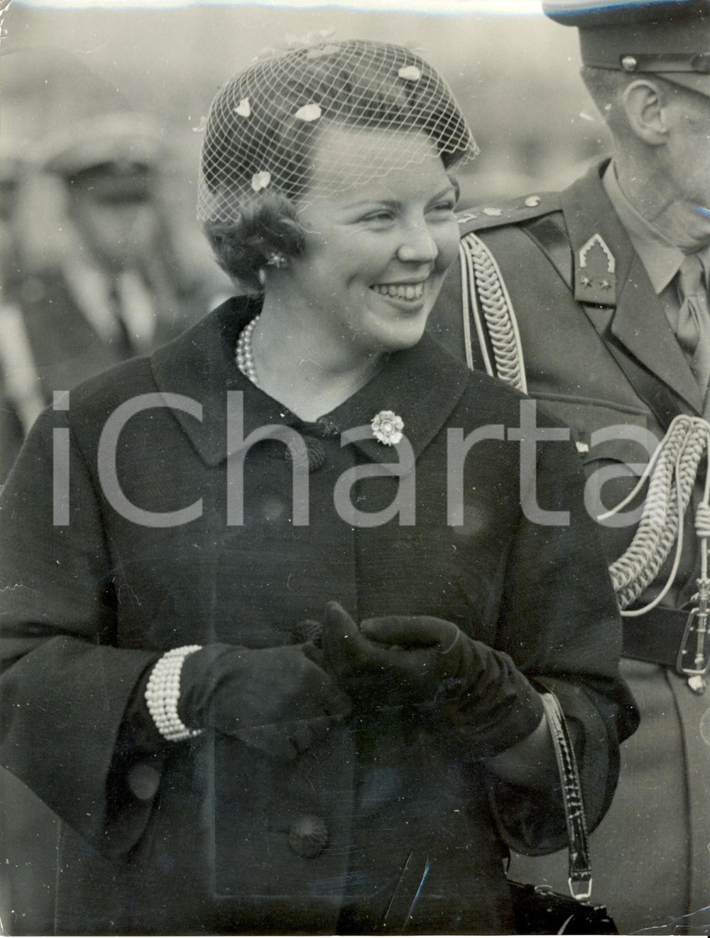Fotografia d epoca originale 1960 ca OLANDA La regina Beatrice durante una cerimonia ufficiale Foto 1