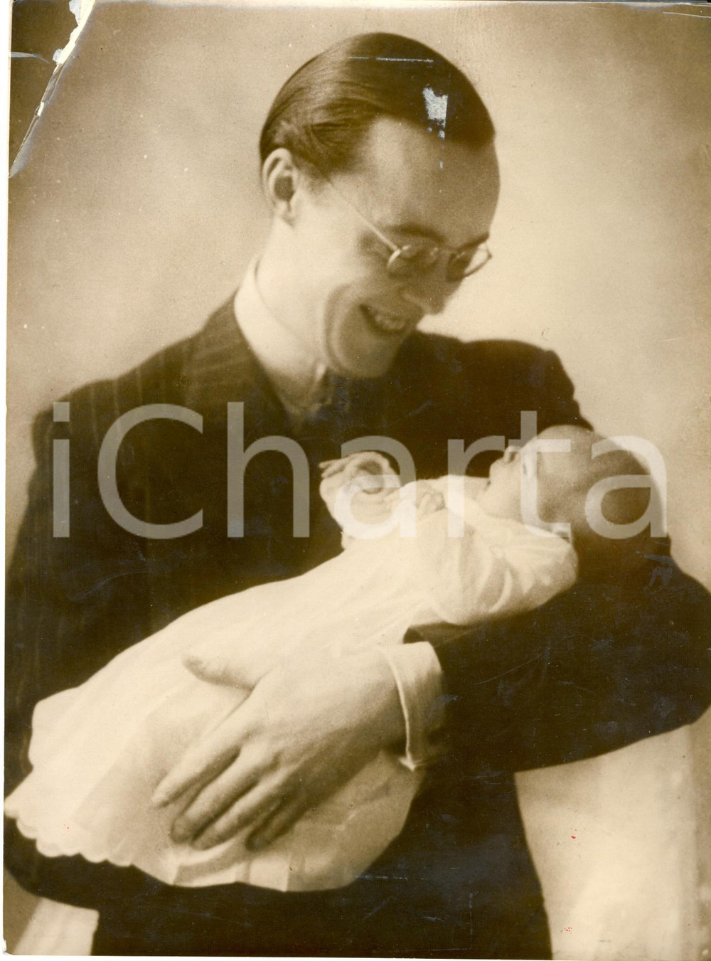 Fotografia d epoca originale 1938 PAESI BASSI Il principe Bernardo e la principessa Beatrice appena nata 1