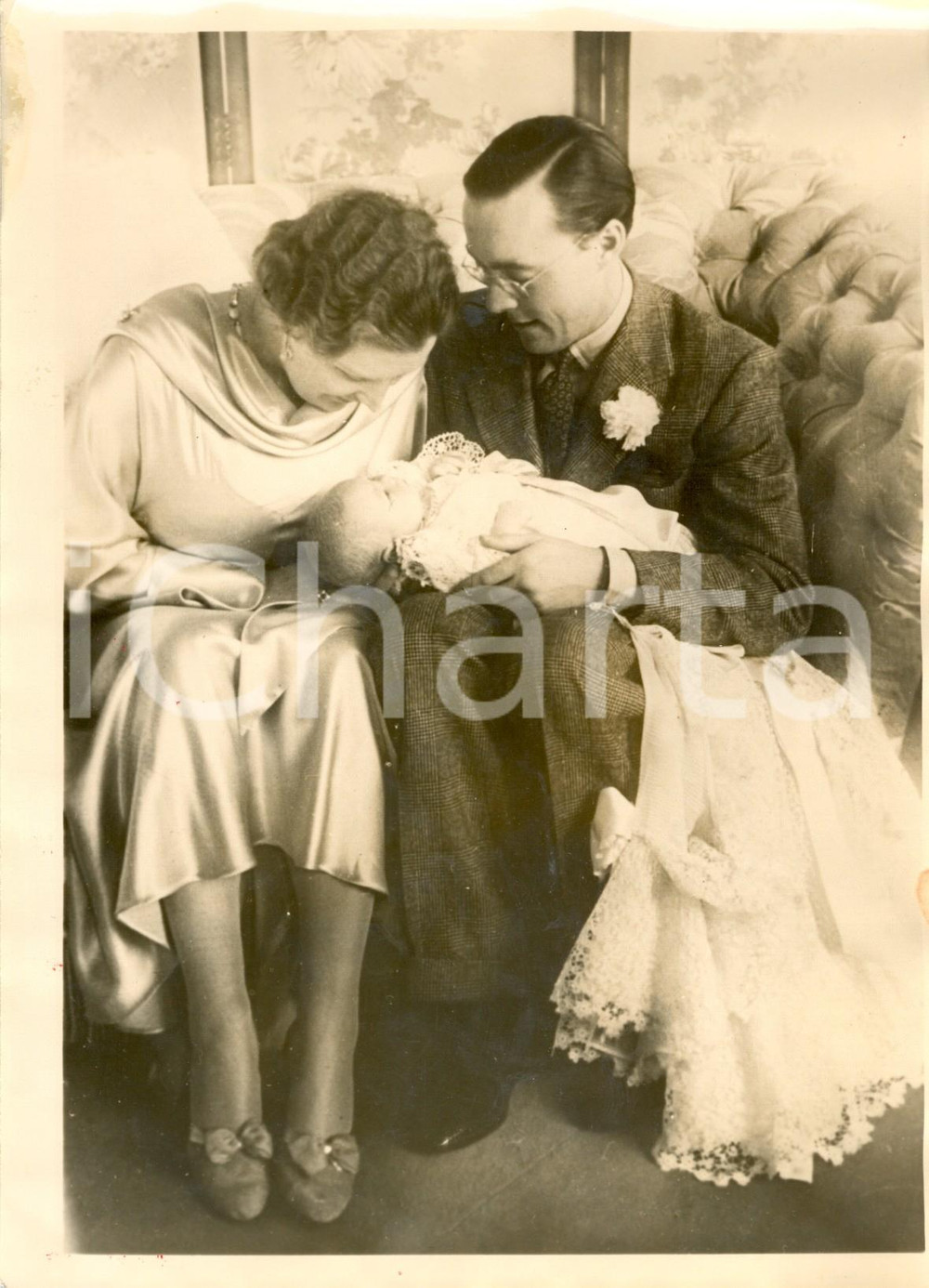 Fotografia d epoca originale 1938 Giuliana d OLANDA e il principe Bernardo con la figlia Beatrice neonata 1