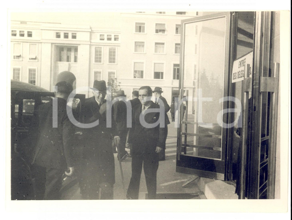 Fotografia d epoca originale 1936 GINEVRA Società delle Nazioni  Manuel RIVAS VICUNA all ingresso delegati 1