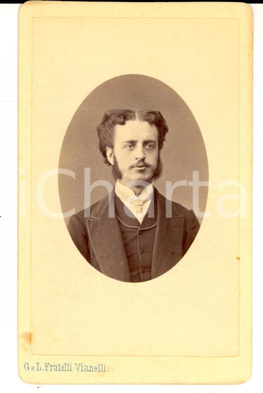 Fotografia d epoca originale 1870 ca VENEZIA Ritratto di uomo con cravattino chiaro Foto VIANELLI 7x10 1