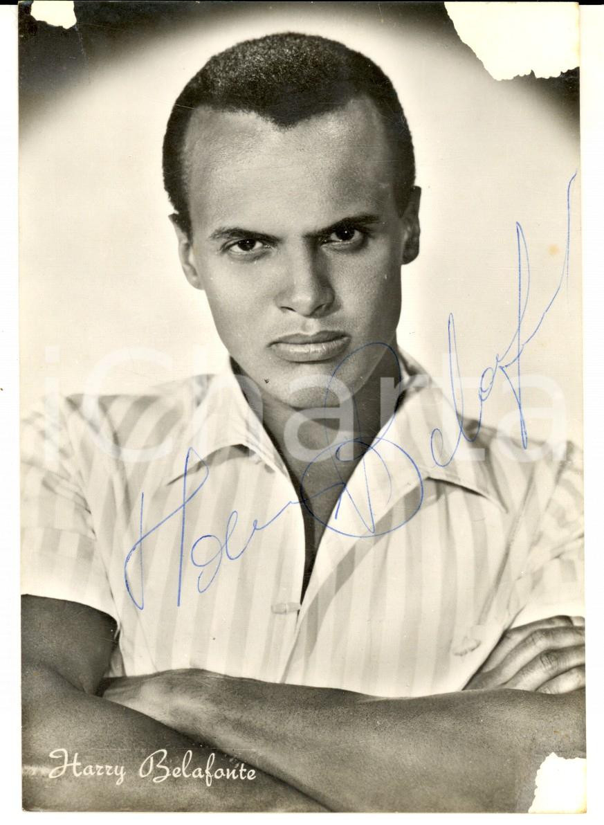 Autografo originale 1960 ca Harry BELAFONTE Ritratto seriale  Cartolina con AUTOGRAFO DANNEGGIATA 1