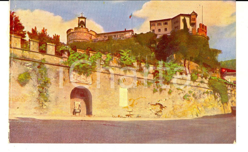 Cartolina originale da collezione 1930 ROVERETO TN Castello e campana dei Caduti  PRO ORIENTE Cartolina FP NV 1