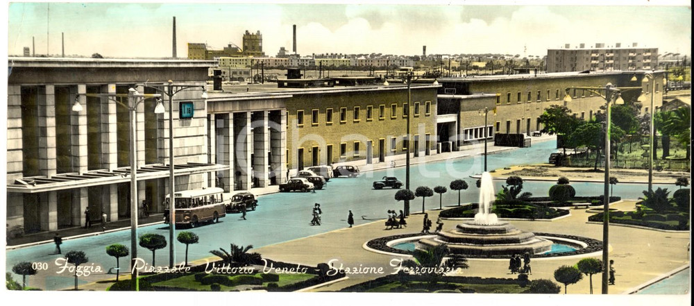 Cartolina originale da collezione 1959 FOGGIA Piazzale VITTORIO VENETO e stazioen ferroviaria Cartolina 22x10 cm 1