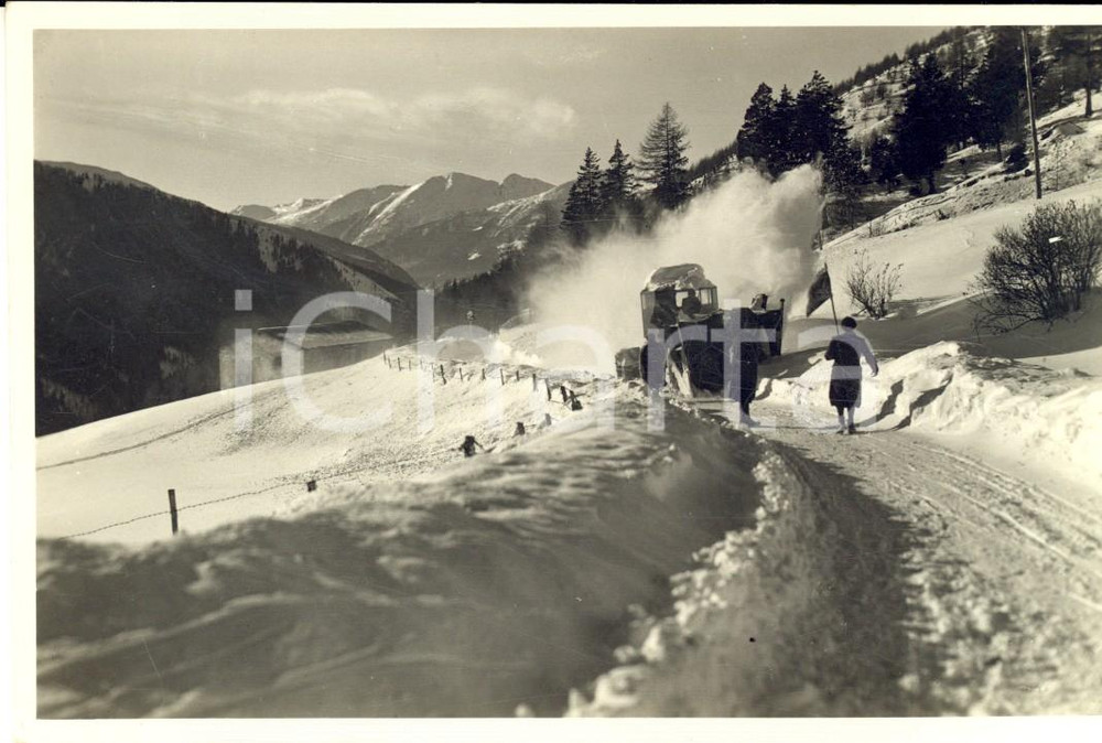 Cartolina originale da collezione 1930 ca PONTEDILEGNO BS Lo spazzaneve sulla strada del Tonale Cartolina FP NV 1