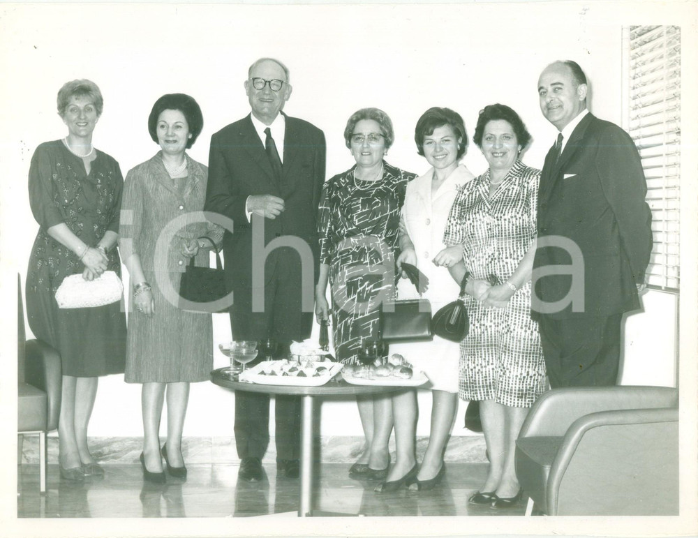 Fotografia d epoca originale 1965 MORTARA AutoritÃ  e mogli inaugurano sede Banca Provinciale Lombarda Foto 1