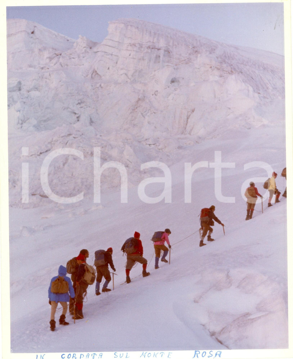 Fotografia d epoca originale 1980 ca VALLE D AOSTA Scalatori marciano in cordata sul MONTE ROSA Fotografia 1