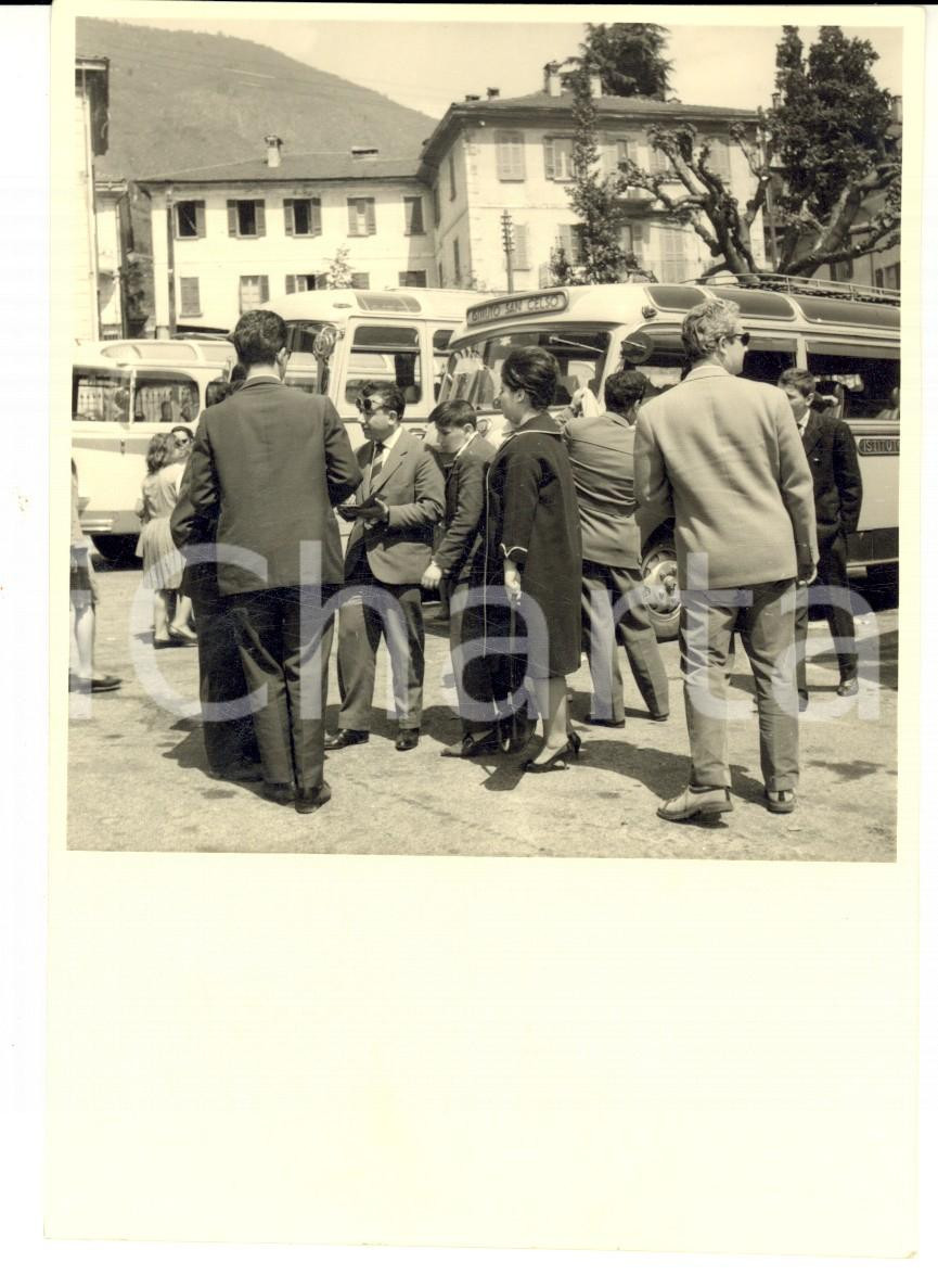 Fotografia d epoca originale 1950 ca AREA LOMBARDA Studenti in partenza per l Istituto CELSO di MILANO 1
