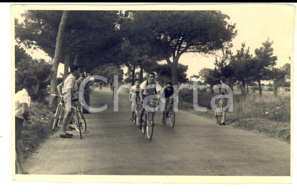 Fotografia d epoca originale 1950 ca ROMA CICLISMO Una gara giovanile Fotografia L. GRIFI FP 1