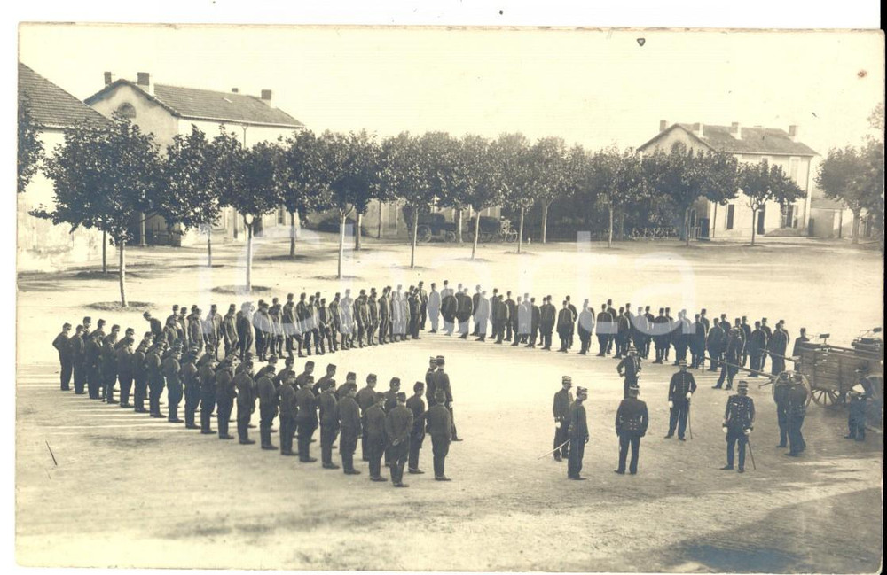 Fotografia d epoca originale 1910 ca NIMES F Militari in formazione a quadrato Foto FP NV J. MAILHO 1