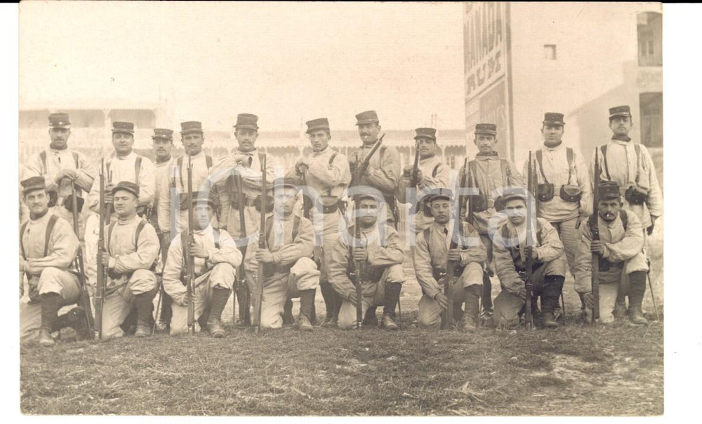 Fotografia d epoca originale 1915 ca WW1 FRANCIA Militari di fanteria posano con le baionette Fotografia FP 1