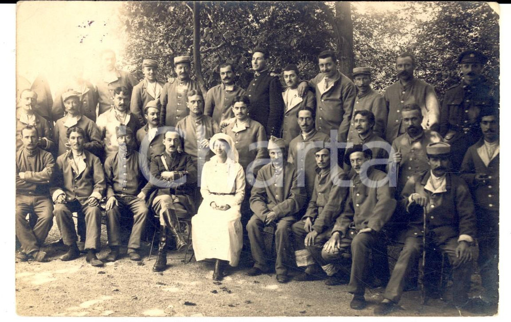 Fotografia d epoca originale 1915 ca WW1 FRANCE Fernand BALYN pose avec ses camarades et une infirmiÃ¨re 1