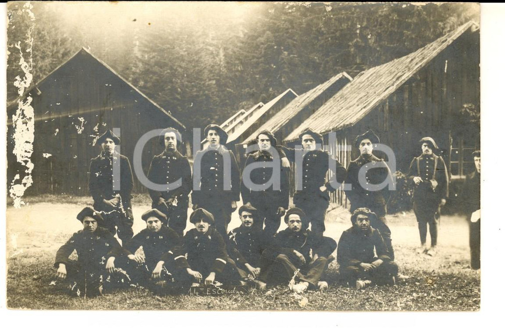 Fotografia d epoca originale 1915 WW1 FRANCE 24e RÃ©giment  Chasseurs posent dans un camp Photo 1