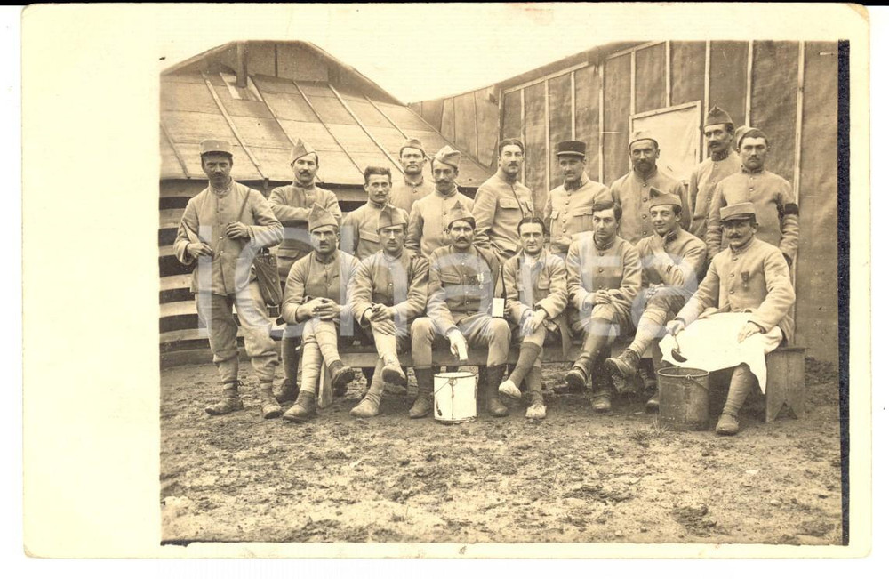Fotografia d epoca originale 1918 WW1 FRANCE Soldats 47e RÃ©giment artillerie de campagne prets Ã  dÃ©jeuner 1