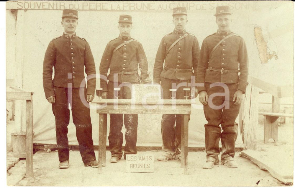Fotografia d epoca originale 1915 ca SISSONNE FRANCE Au PERE LA PRUNE  Ufficiali 42Â° reggimento fanteria 1