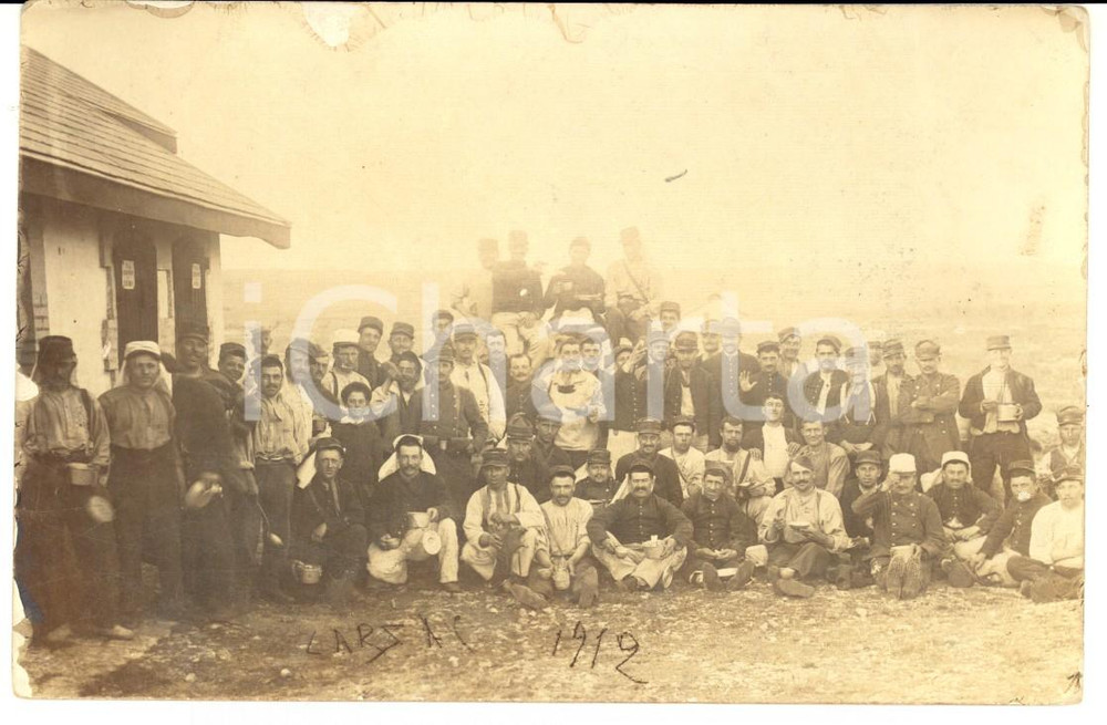 Fotografia d epoca originale 1912 LARZAC F Foto di gruppo dei militari in addestramento FP NV 1