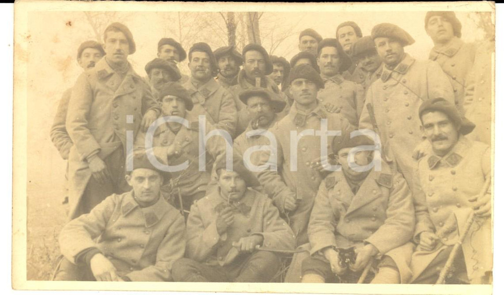 Fotografia d epoca originale 1915 ca WW1 FRANCE Group de chasseurs pose dans un bois Photo 1