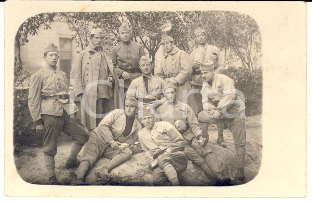 Fotografia d epoca originale 1915 WW1 FRANCIA Soldati di fanteria posano con le gavette nella cintura Foto 1