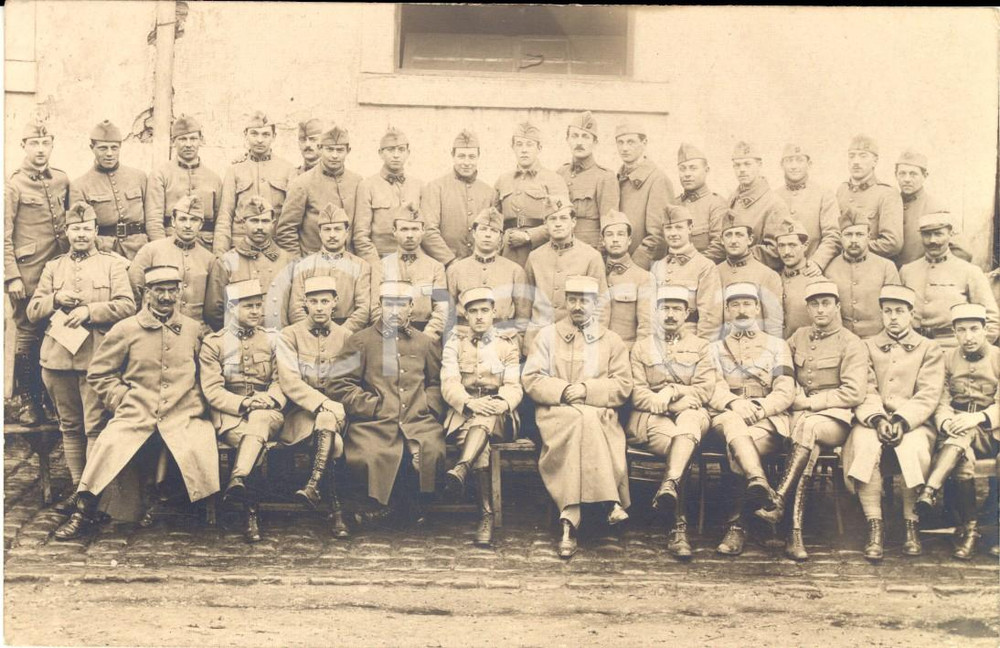 Fotografia d epoca originale 1915 ca WW1 FRANCE Soldats du 2e rÃ©giment infanterie avec leur commandant 1