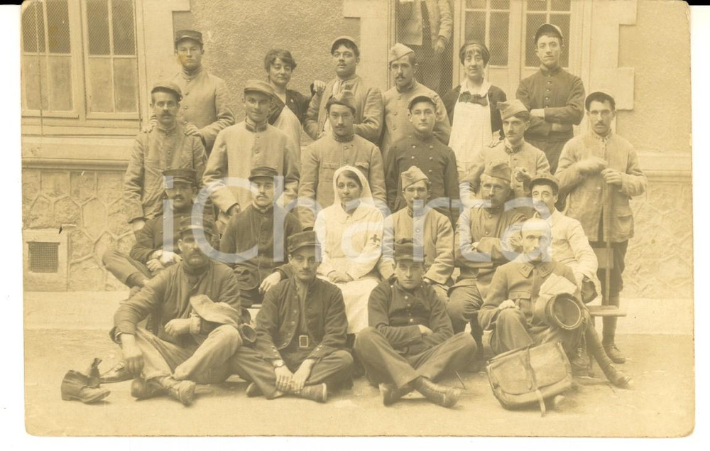 Fotografia d epoca originale 1917 WW1 NARBONNE F Ospedale militare  Feriti con infermiera Foto MARGALL 1