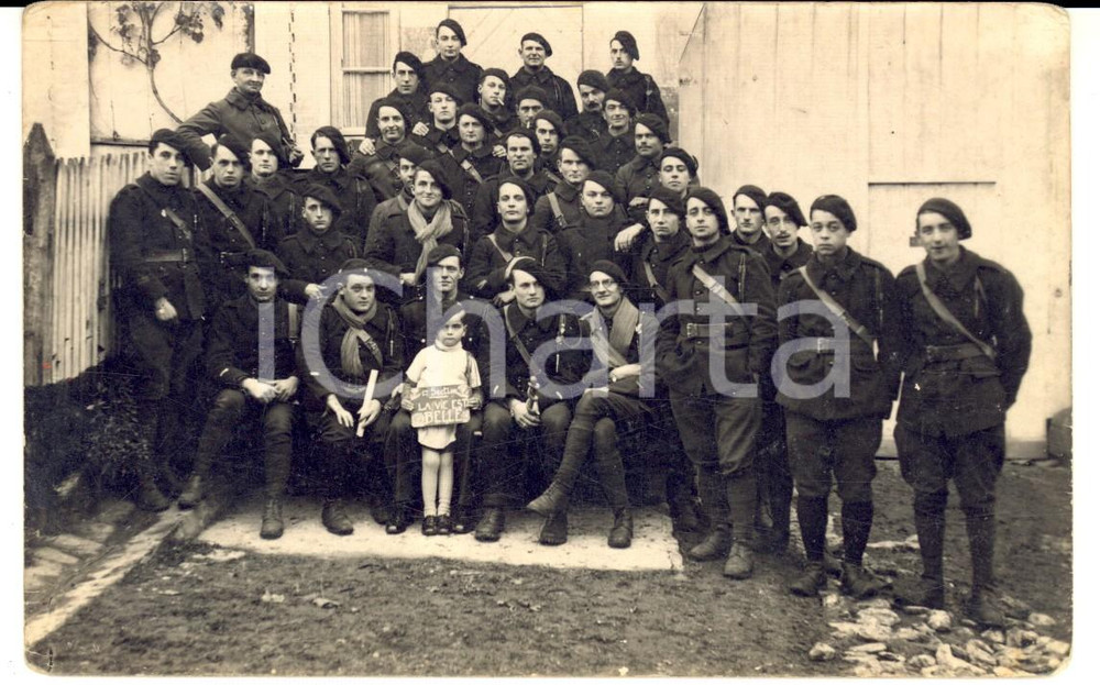 Fotografia d epoca originale 1939 WW2 VALLOIS FRANCE Chasseurs avec enfant  La vie est belle  Photo 1