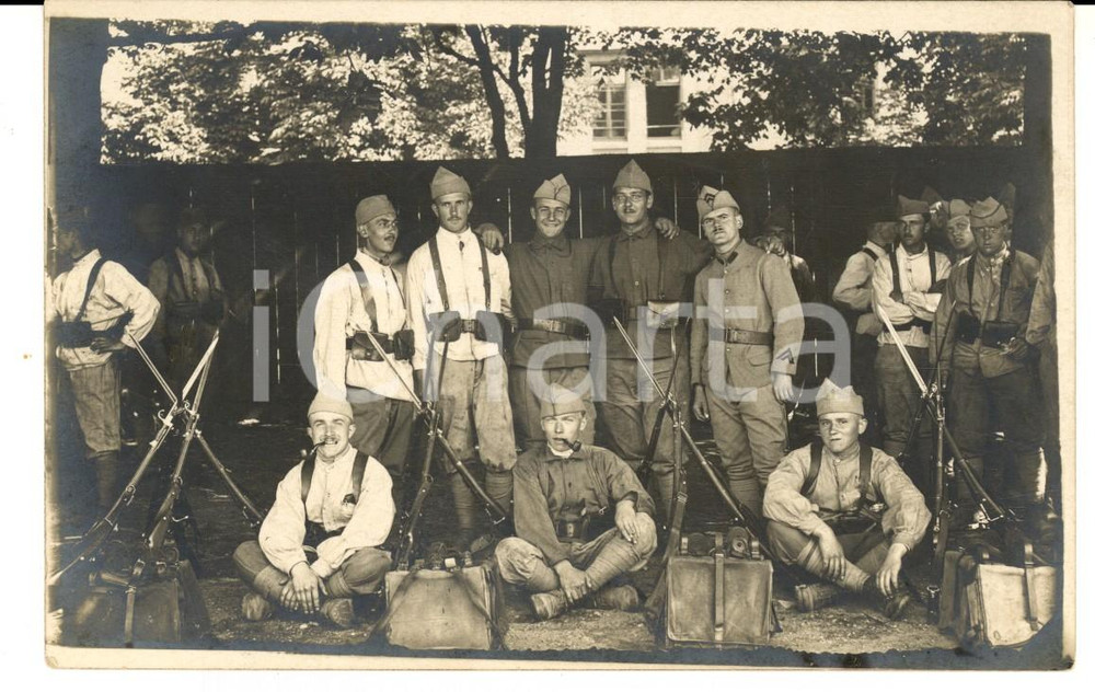 Fotografia d epoca originale 1915 ca WW1 FRANCIA Drappello di osservatori posa con le armi Foto FP 1
