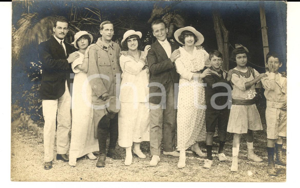 Fotografia d epoca originale 1915 ca WW1 FRANCIA Giovane ufficiale posa con la famiglia in scala Fotografia 1